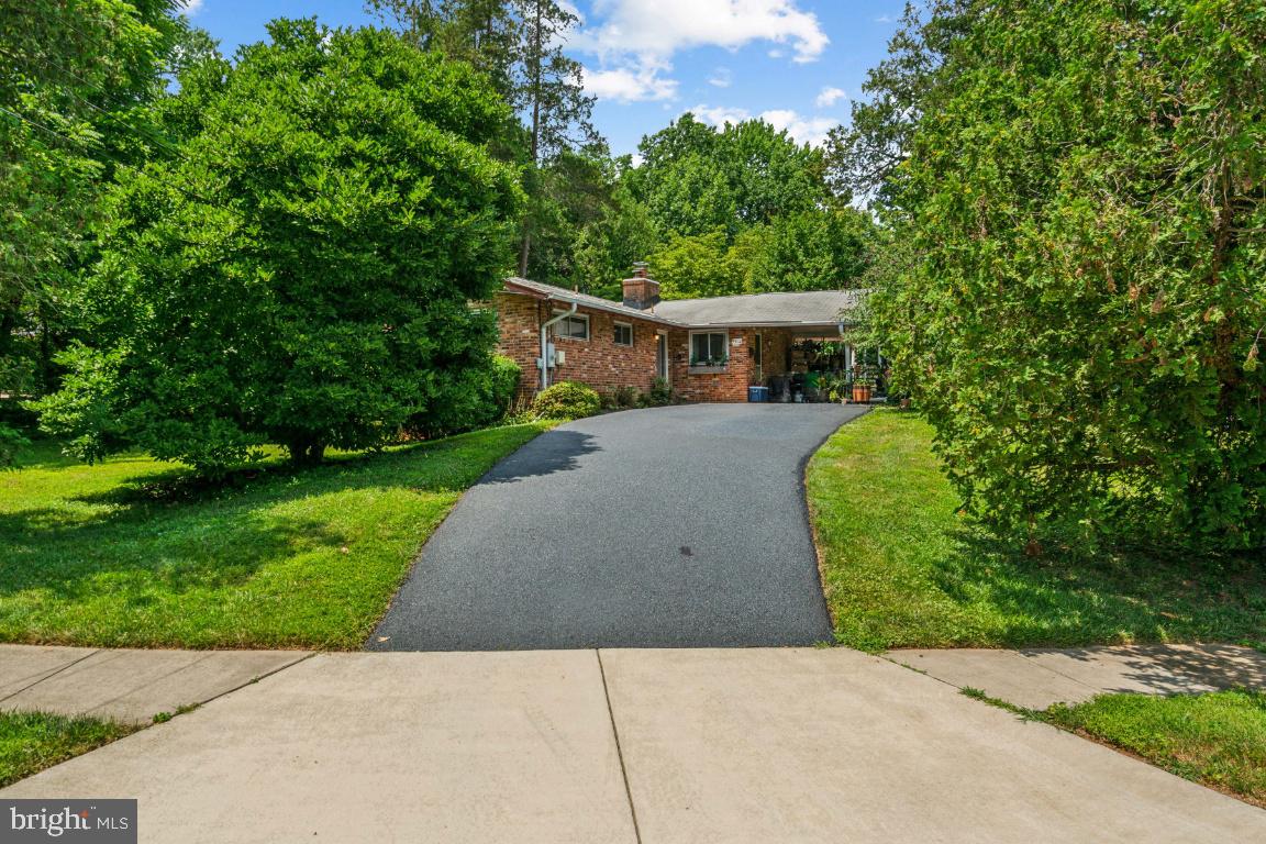9914 Broadview Dr