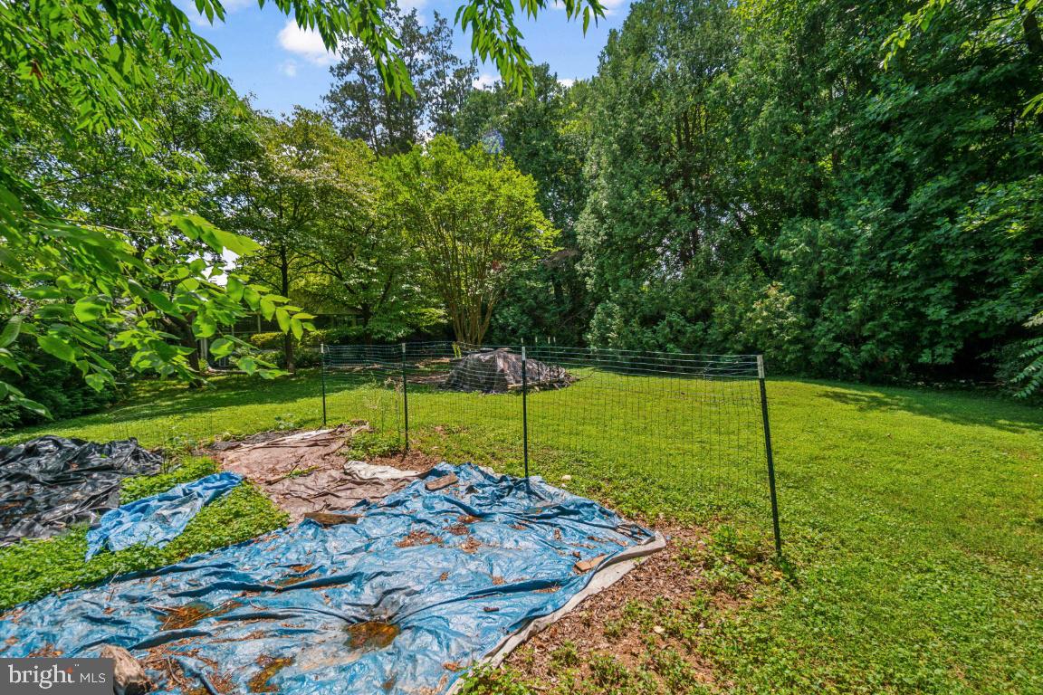 9914 Broadview Dr