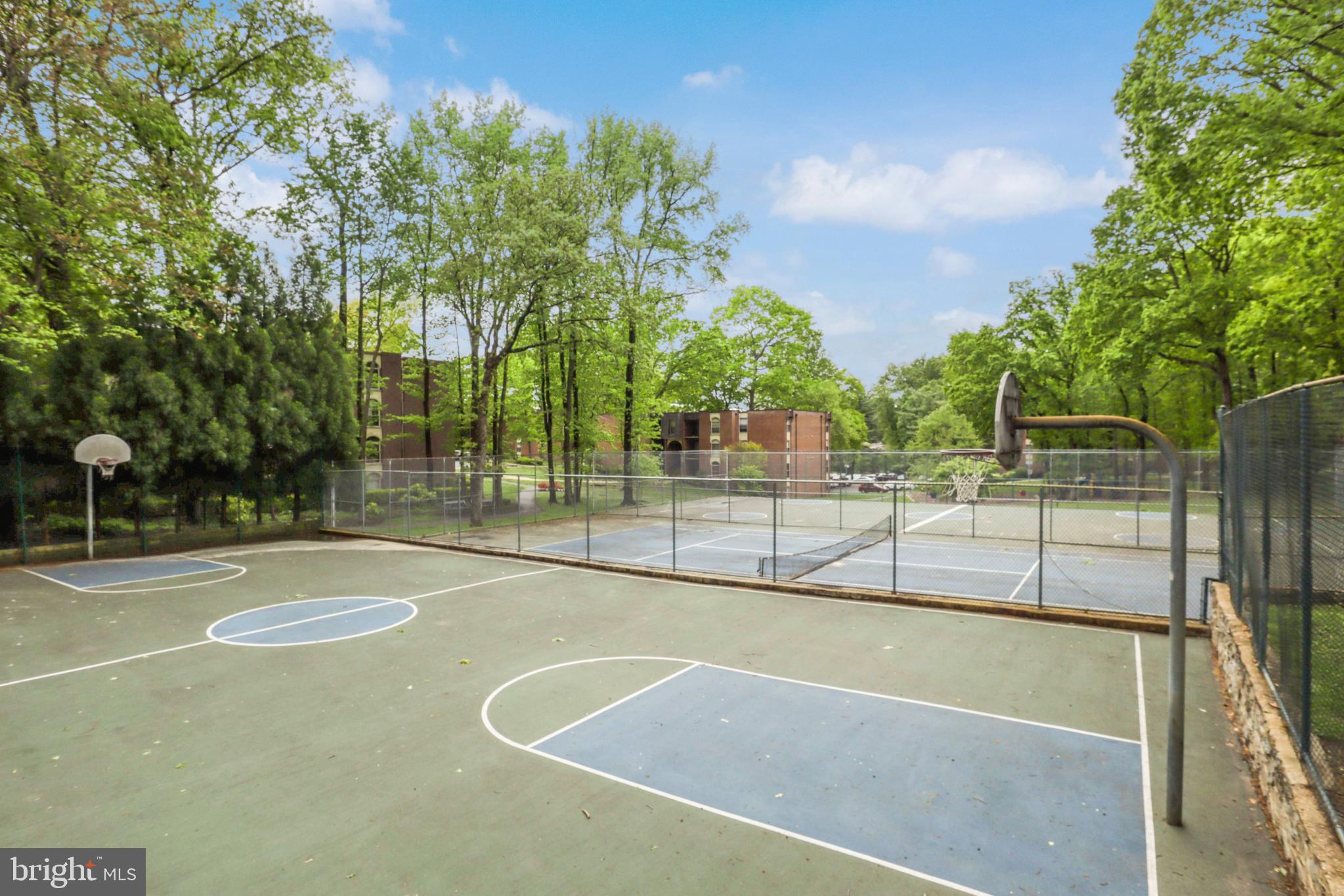 3308 Woodburn Village Dr #32