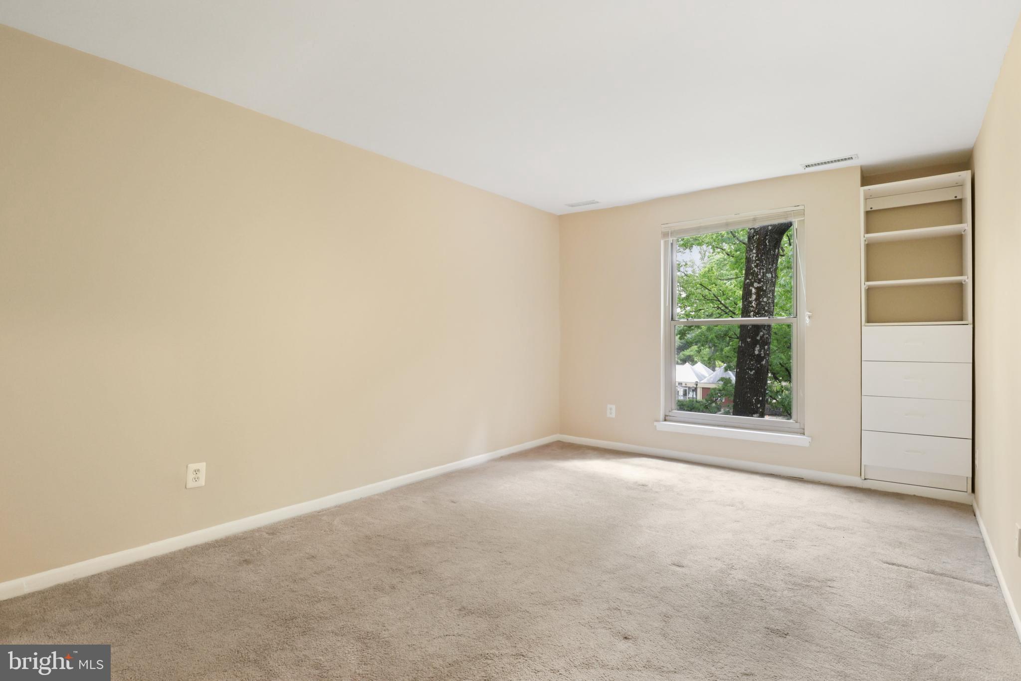 3308 Woodburn Village Dr #32