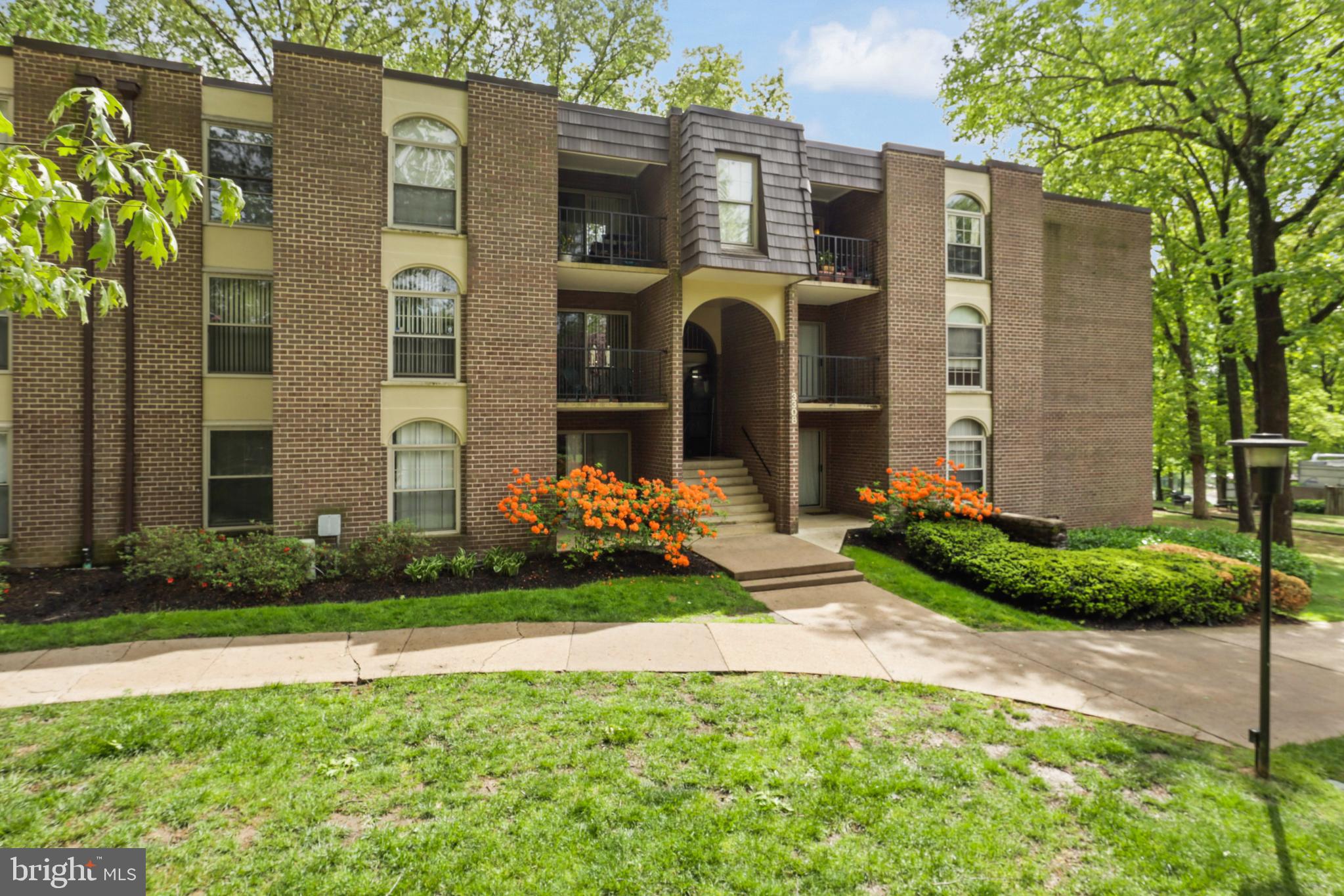 3308 Woodburn Village Dr #32