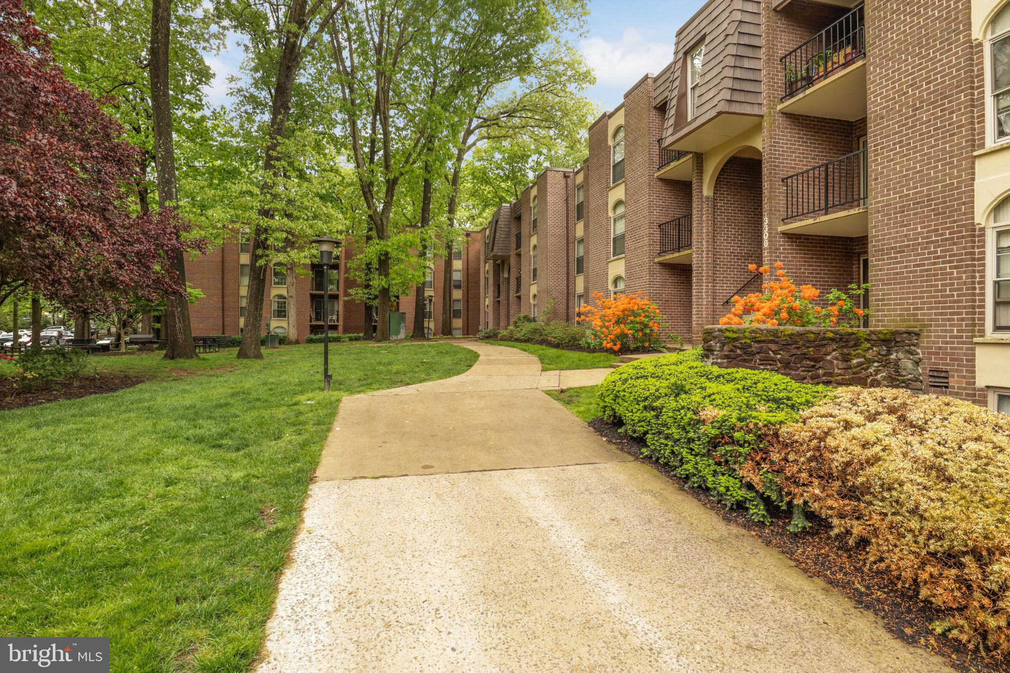 3308 Woodburn Village Dr #32