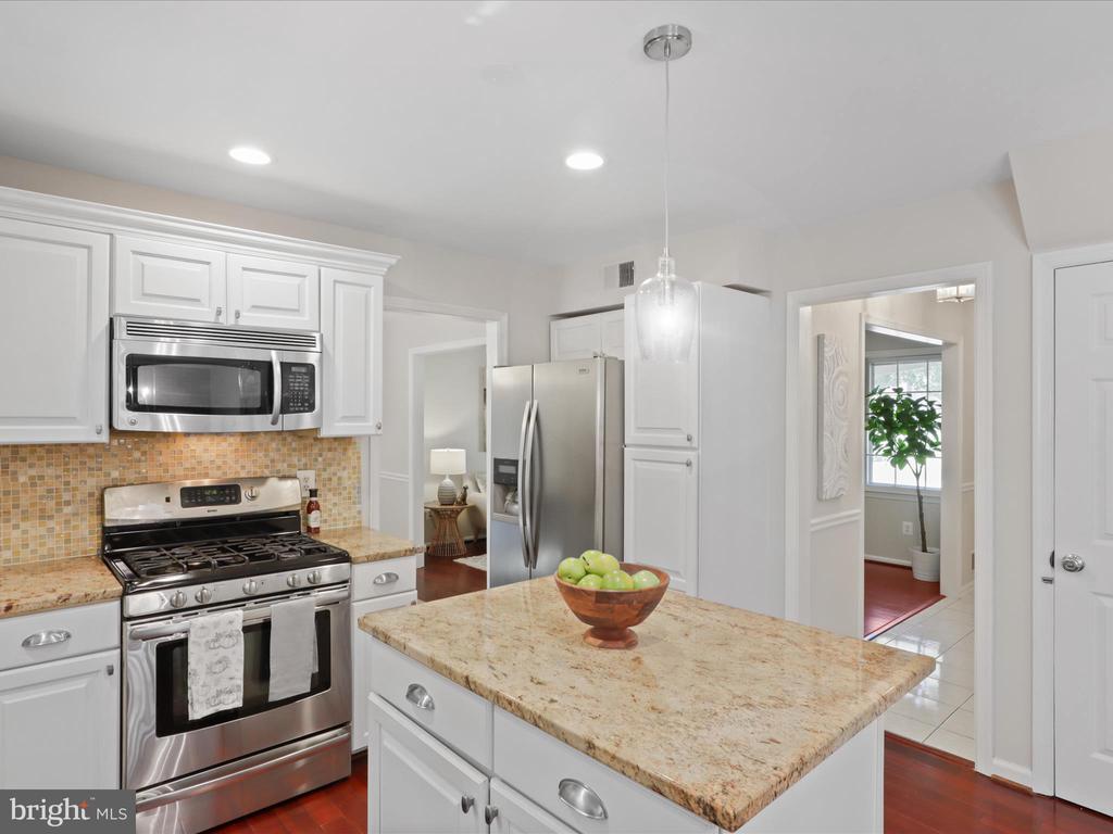 4993 Dequincey Dr