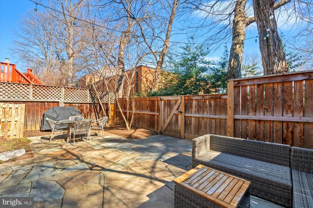 1567 McLean Commons Ct