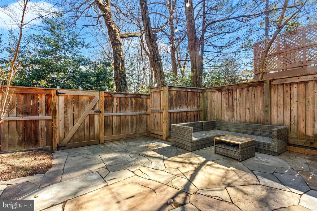 1567 McLean Commons Ct