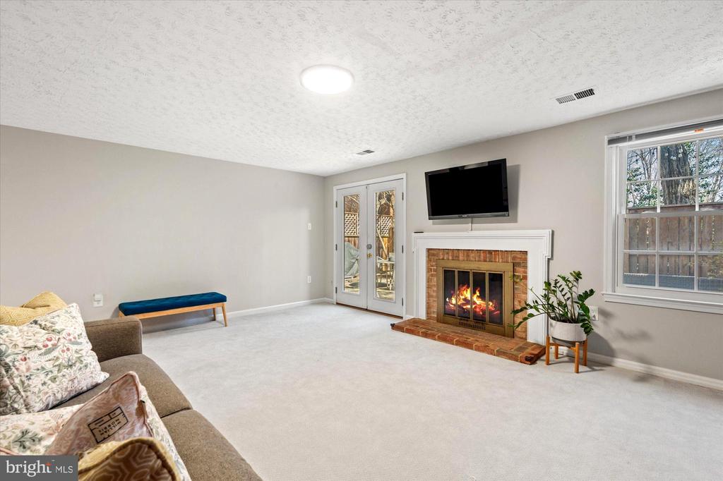1567 McLean Commons Ct