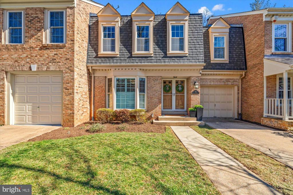 1567 McLean Commons Ct