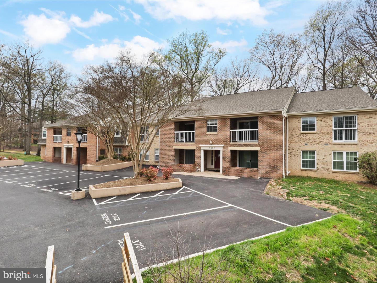 5837 COVE LANDING RD #301