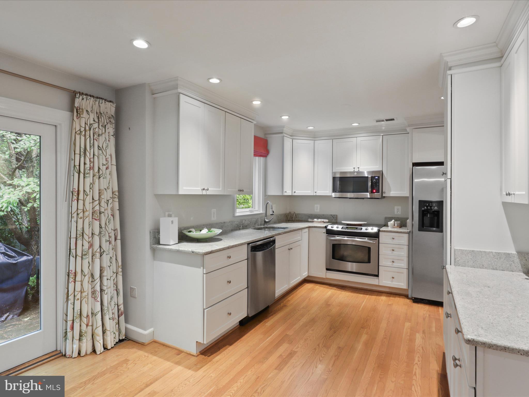 1564 McLean Commons Ct