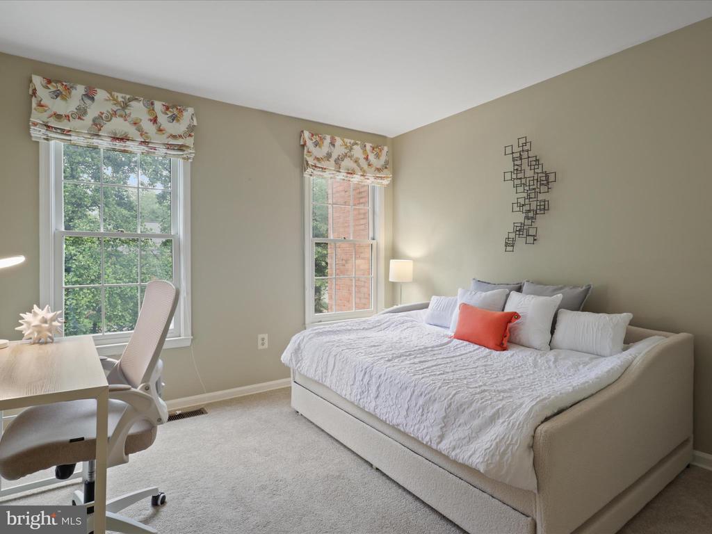 1564 McLean Commons Ct