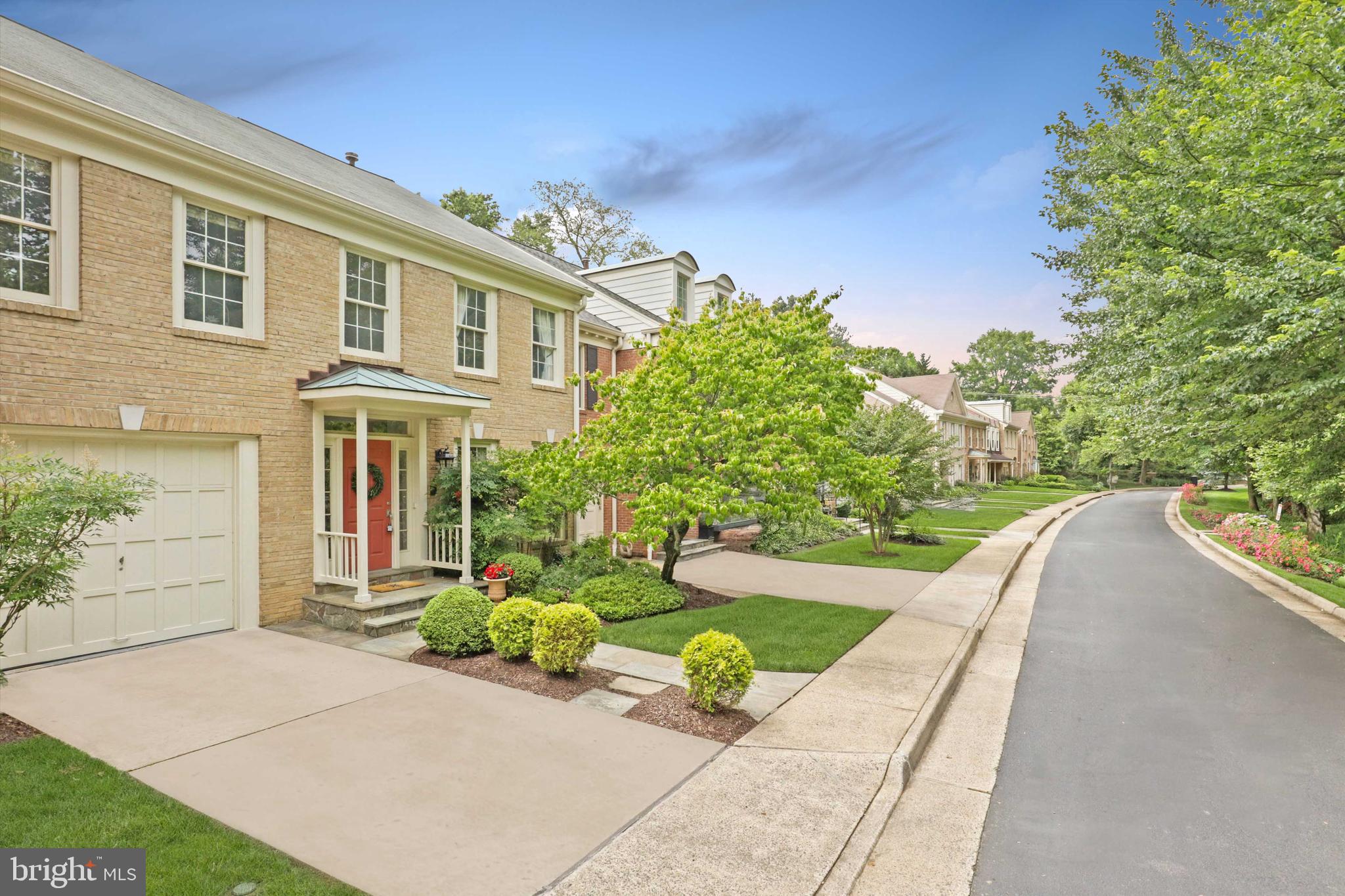 1564 McLean Commons Ct