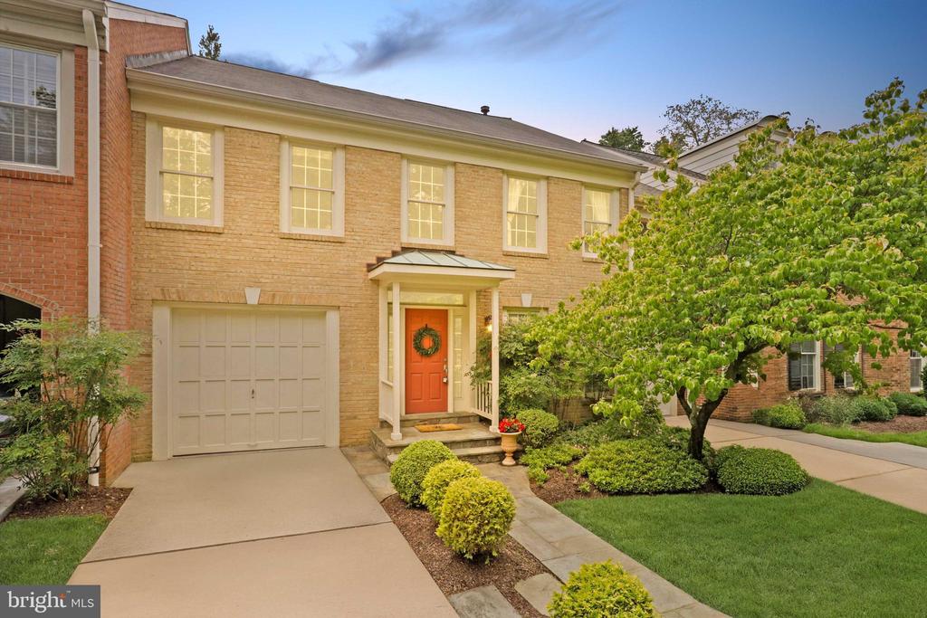 1564 McLean Commons Ct