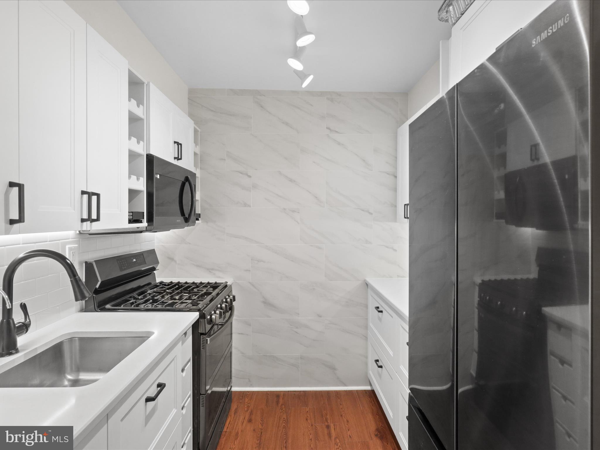 5837 COVE LANDING RD #301