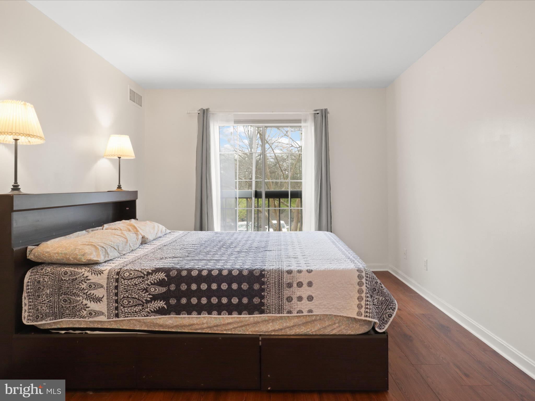 5837 COVE LANDING RD #301