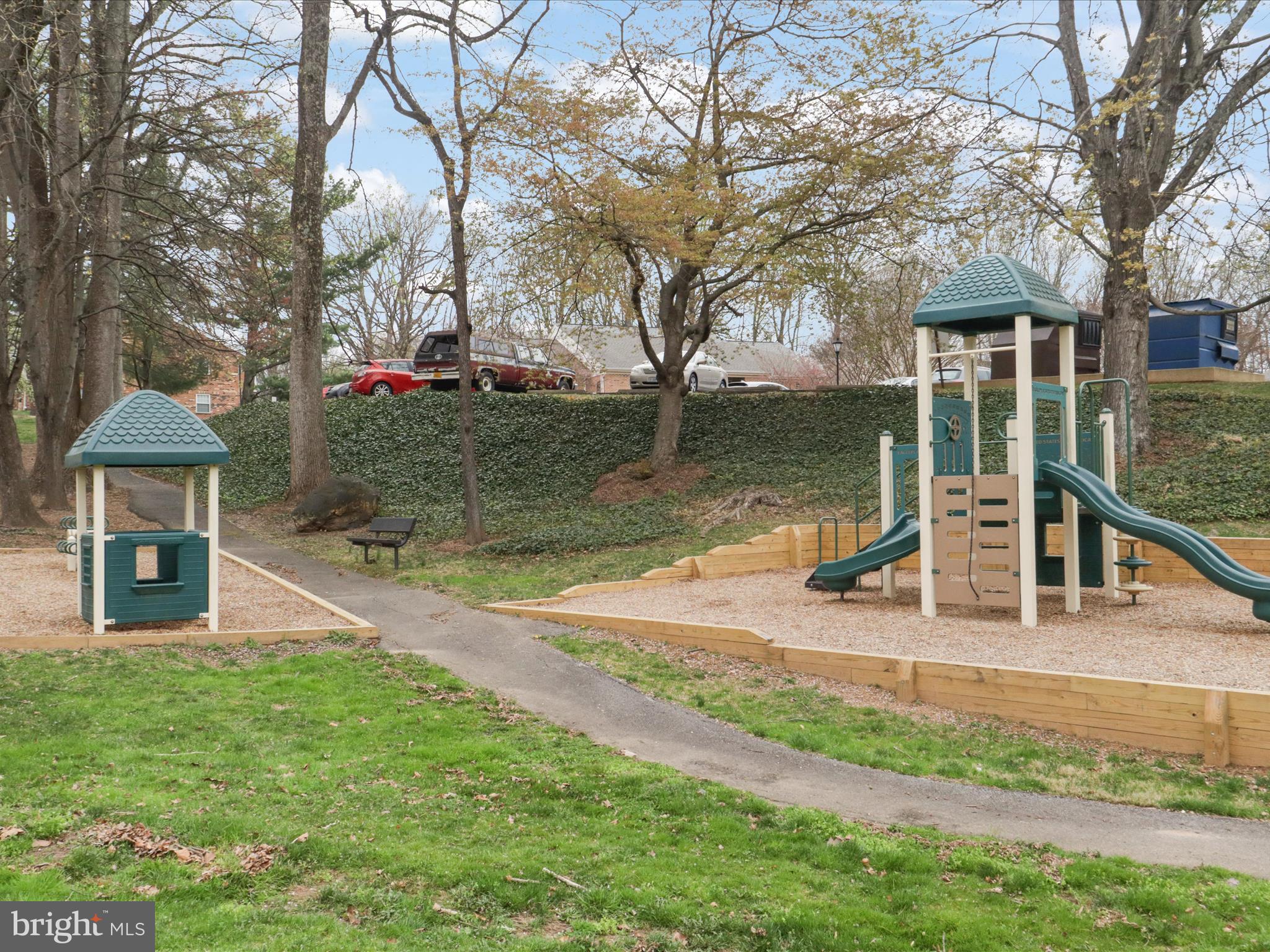 5837 COVE LANDING RD #301