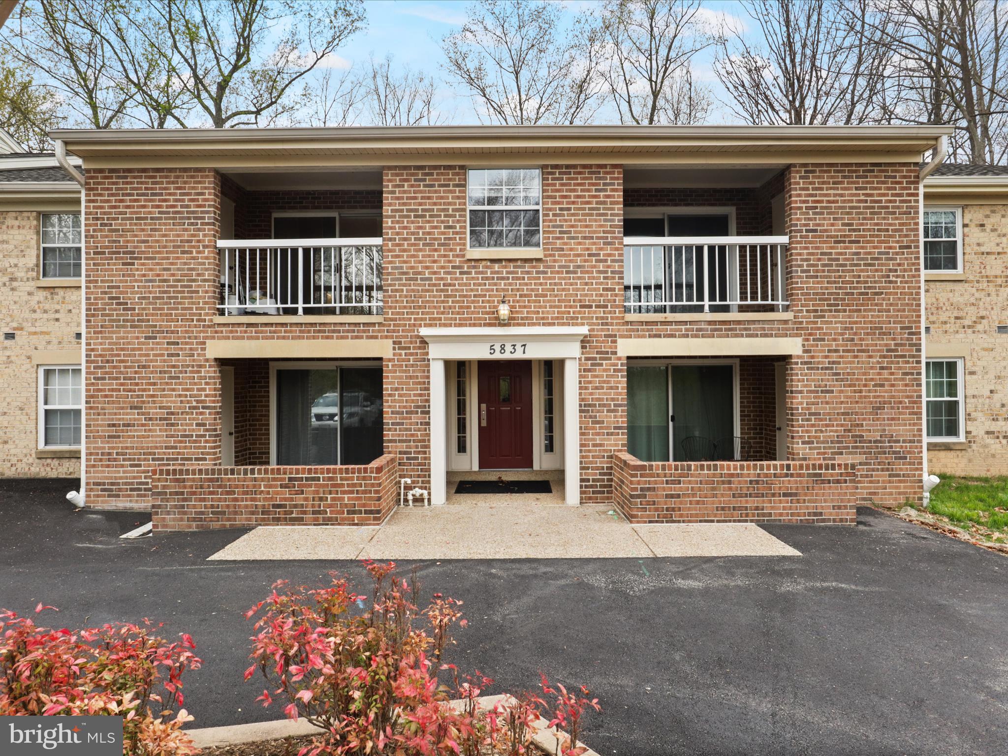 5837 COVE LANDING RD #301