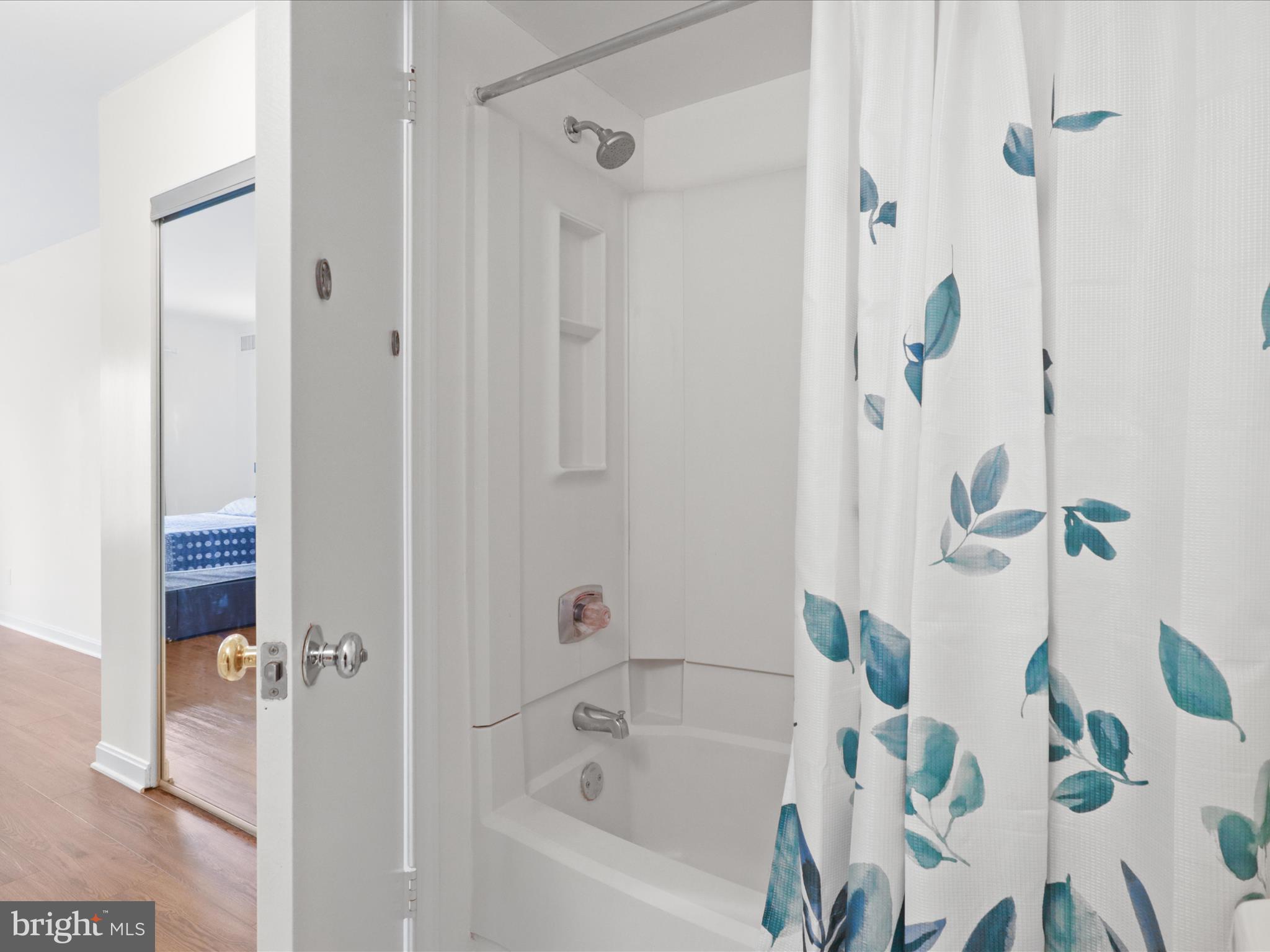 5837 COVE LANDING RD #301