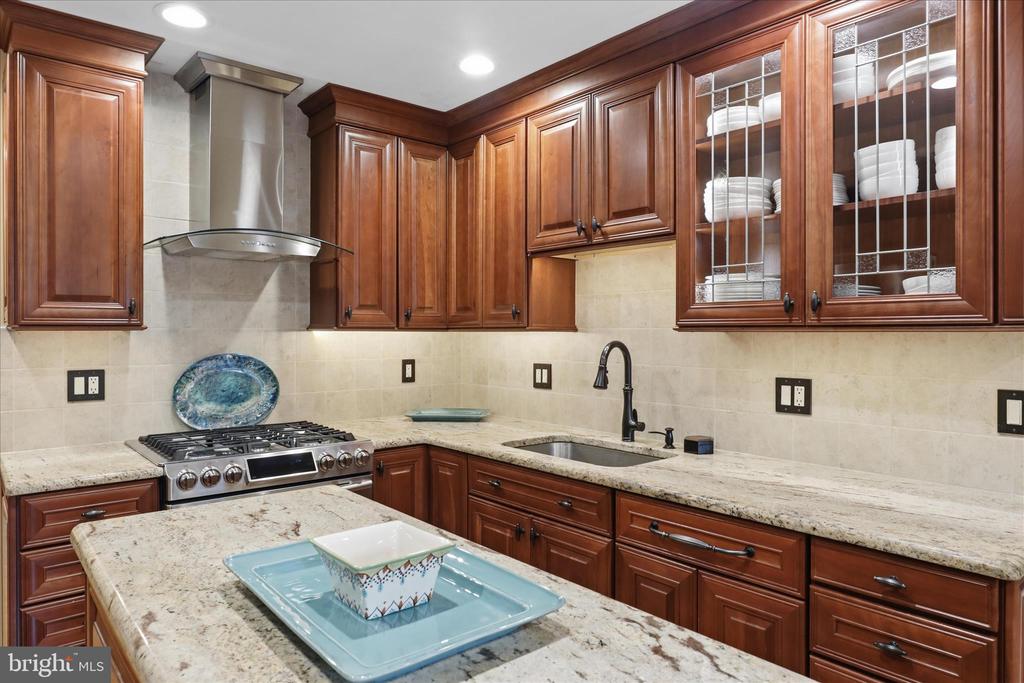 7257 MCLEAN COMMONS LANE