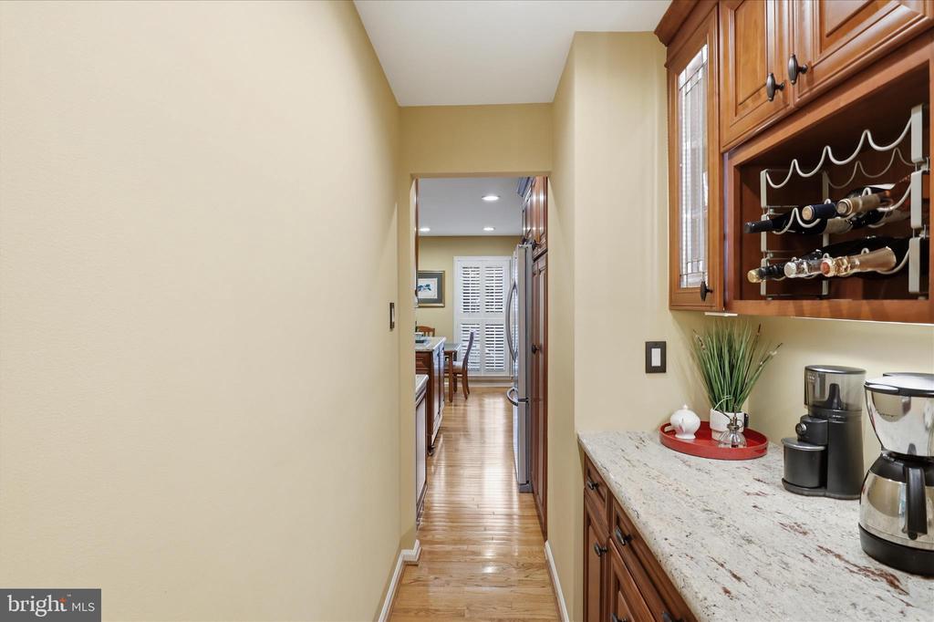 7257 MCLEAN COMMONS LANE