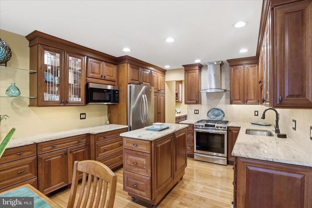 7257 MCLEAN COMMONS LANE