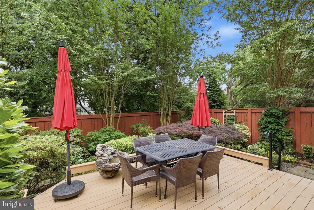 7257 MCLEAN COMMONS LANE