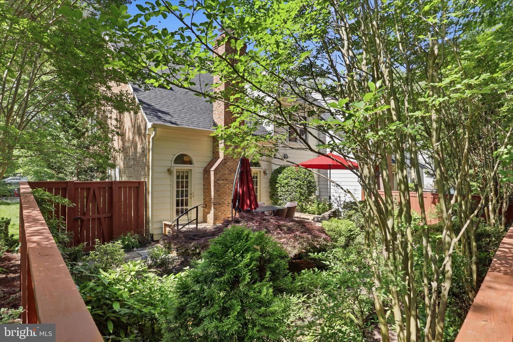 7257 MCLEAN COMMONS LANE