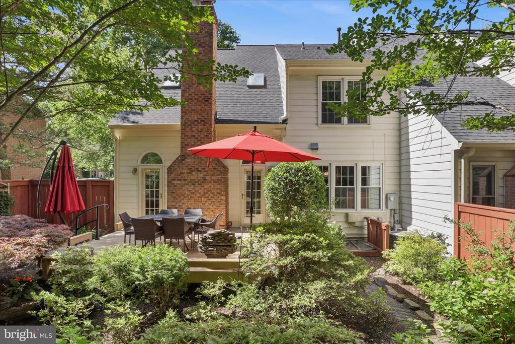 7257 MCLEAN COMMONS LANE
