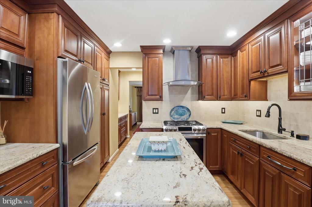 7257 MCLEAN COMMONS LANE