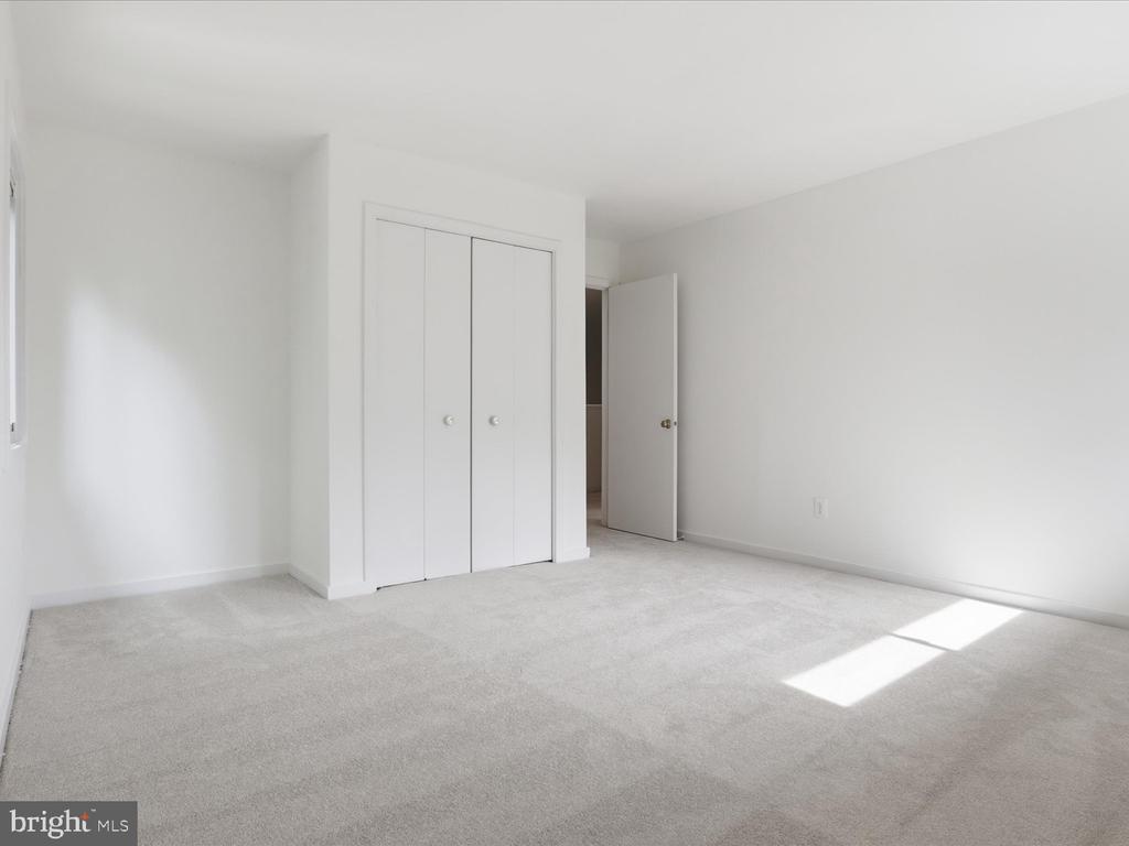 7211 VISTAS LANE