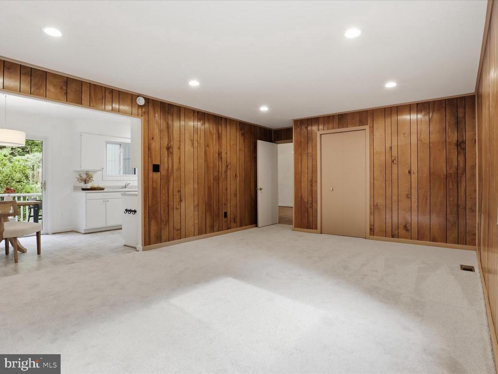 7211 VISTAS LANE