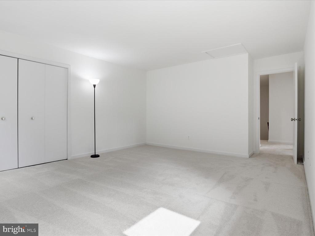 7211 VISTAS LANE