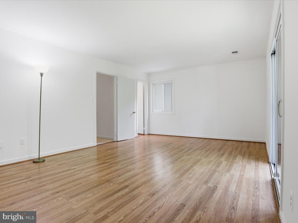 7211 VISTAS LANE