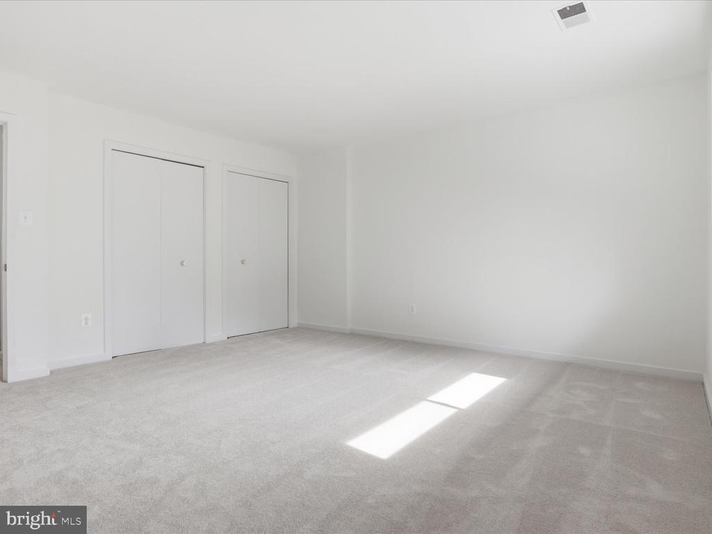 7211 VISTAS LANE