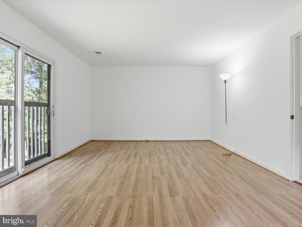 7211 VISTAS LANE