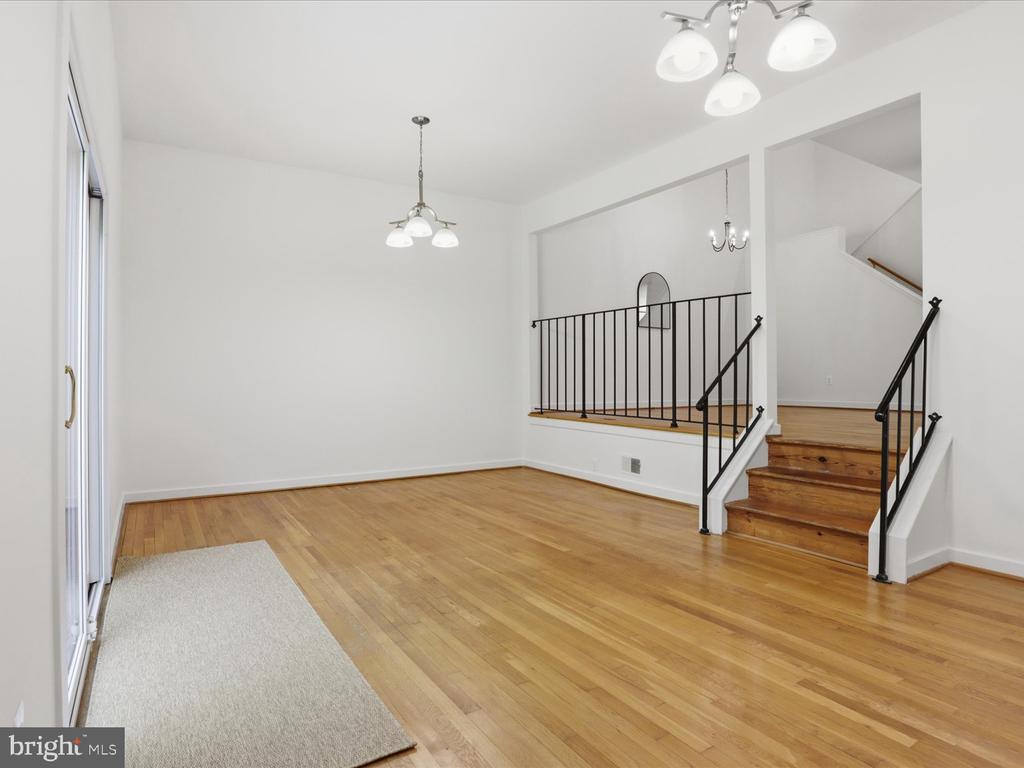 7211 VISTAS LANE