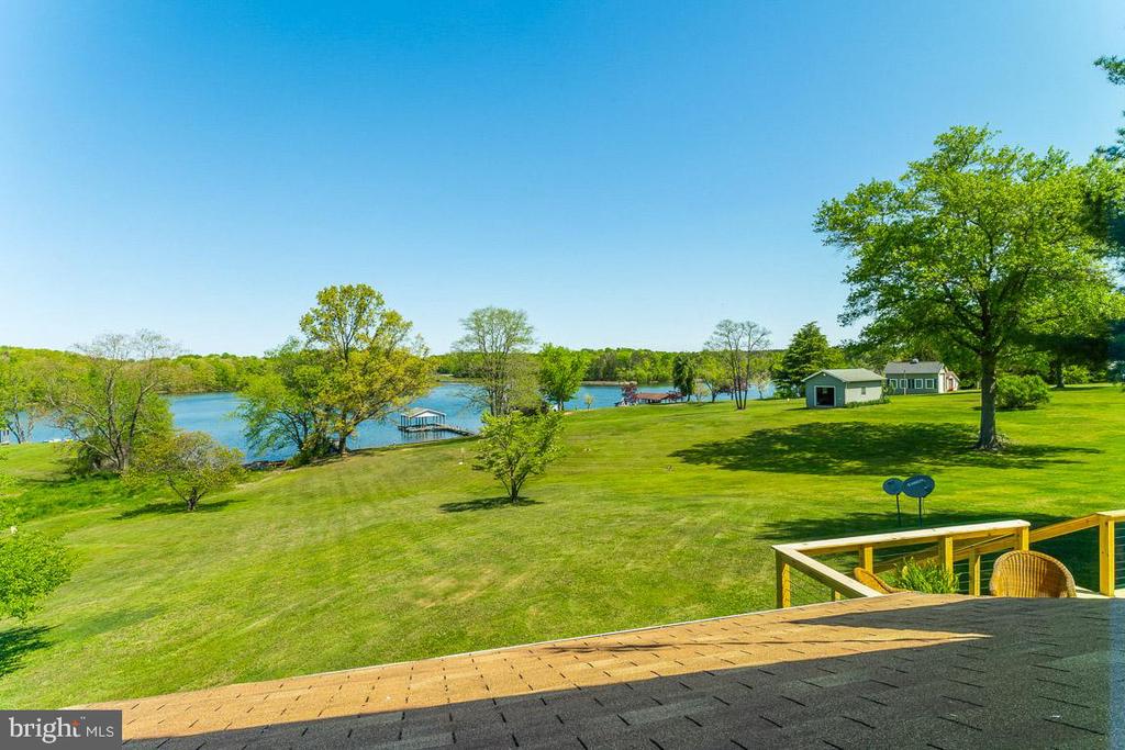 430 LAKEVIEW DR