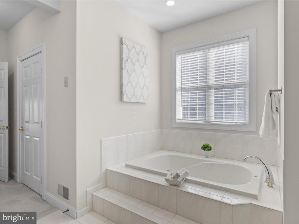 21254 Dubois Ct
