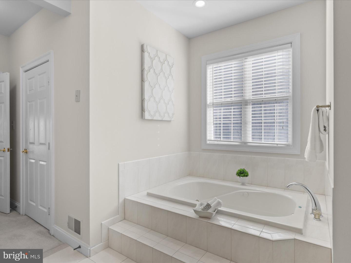 21254 Dubois Ct