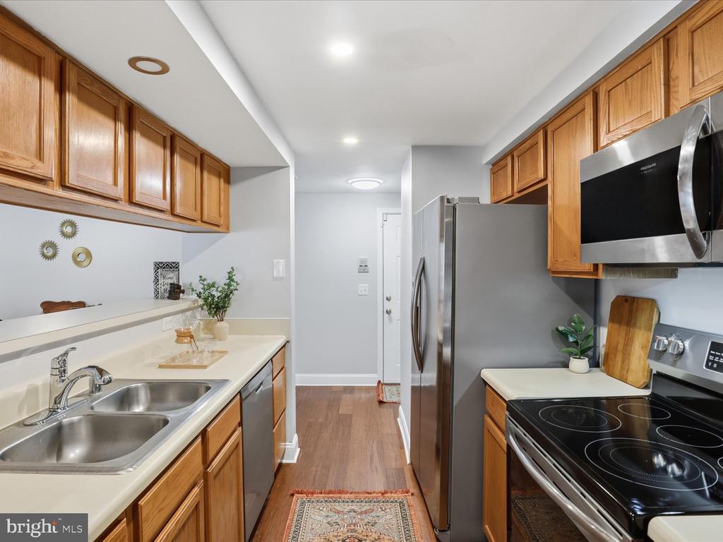 3620 SHERBROOKE CIRCLE 103