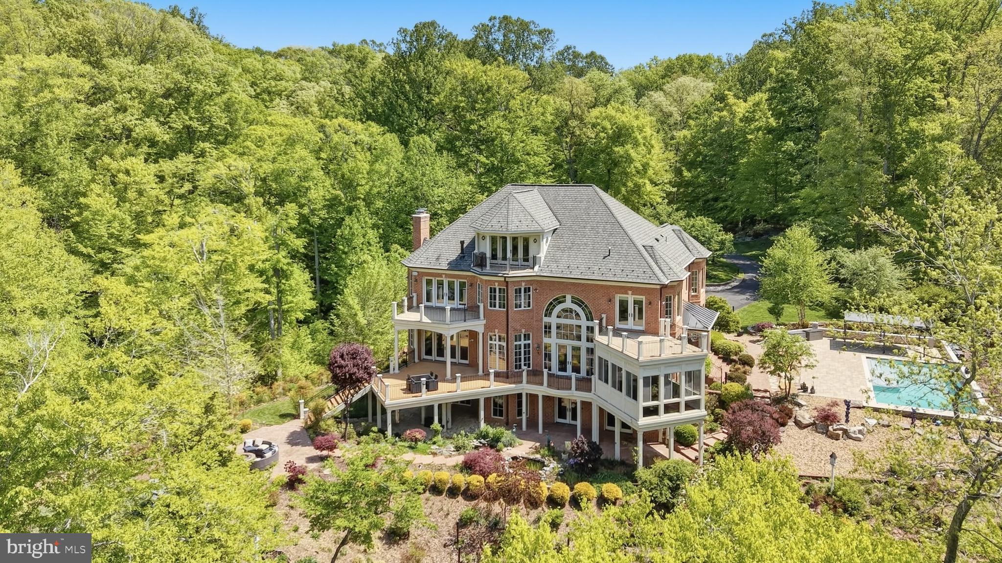 10036 LAKE OCCOQUAN DRIVE
