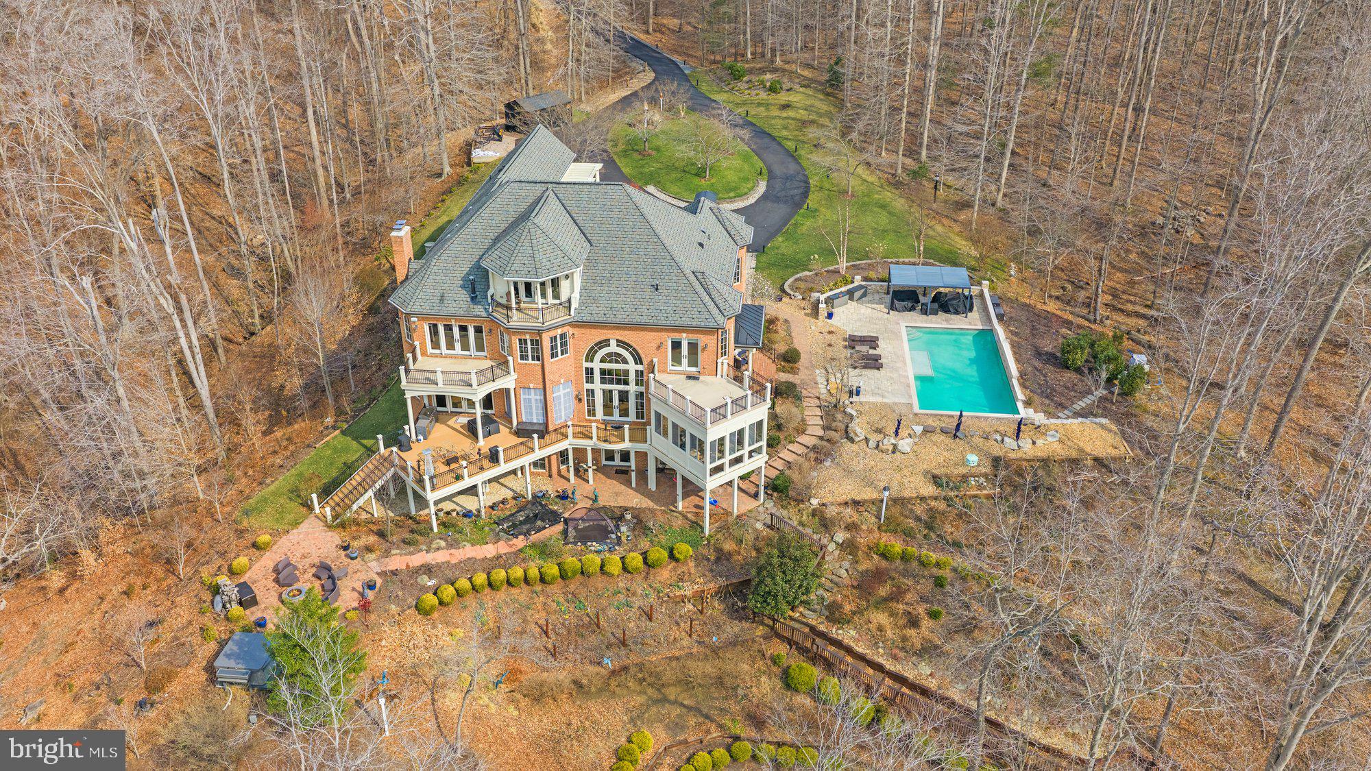 10036 LAKE OCCOQUAN DRIVE