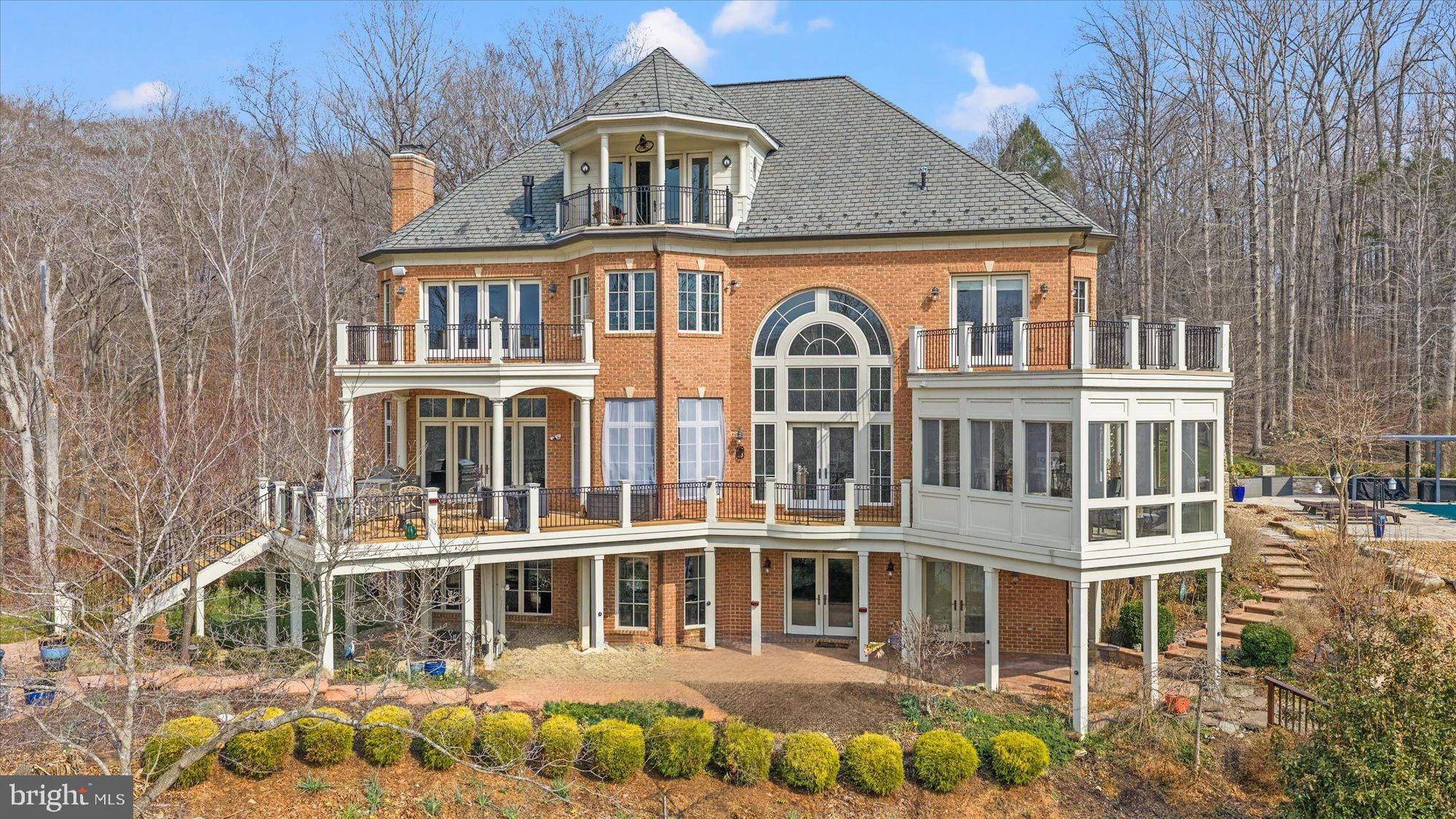 10036 LAKE OCCOQUAN DRIVE