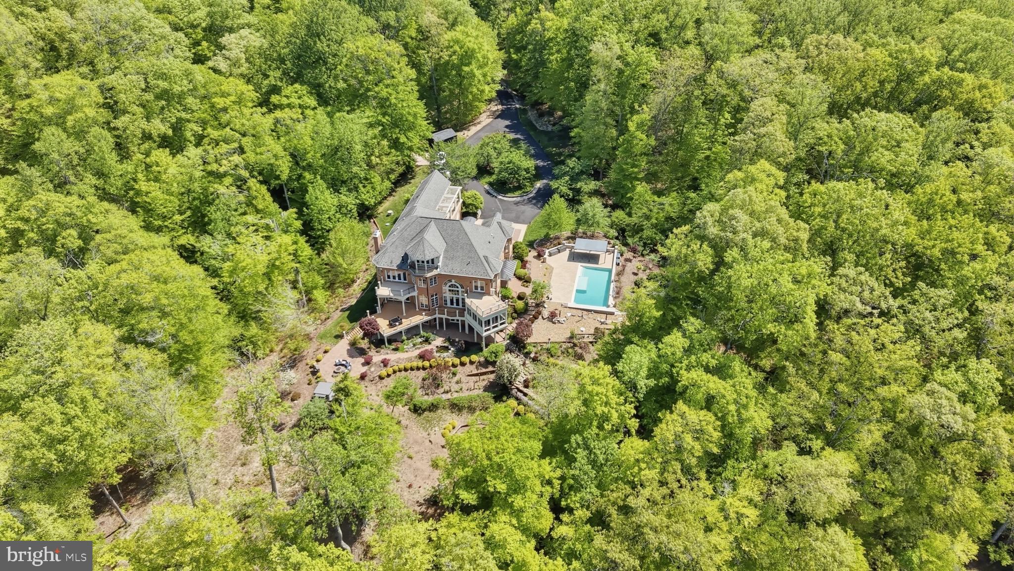 10036 LAKE OCCOQUAN DRIVE