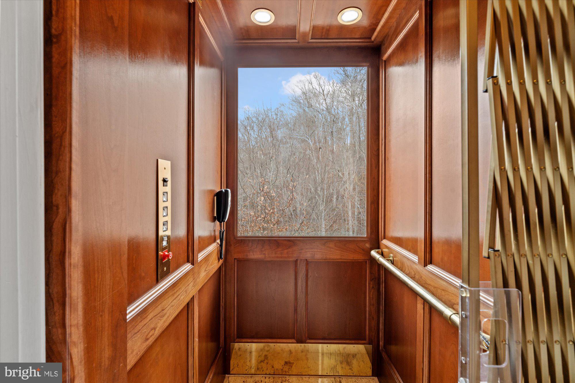 10036 LAKE OCCOQUAN DRIVE