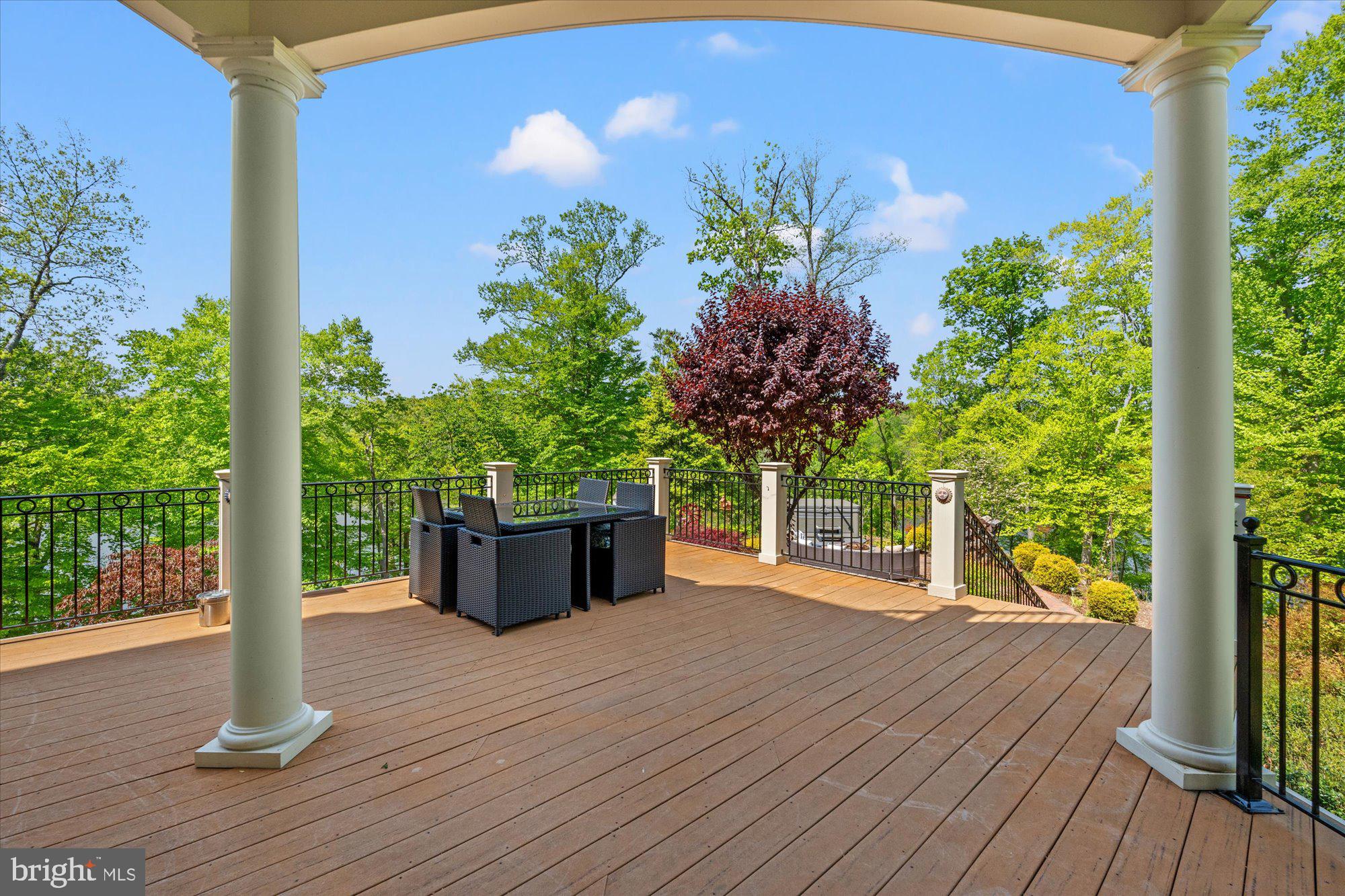 10036 LAKE OCCOQUAN DRIVE