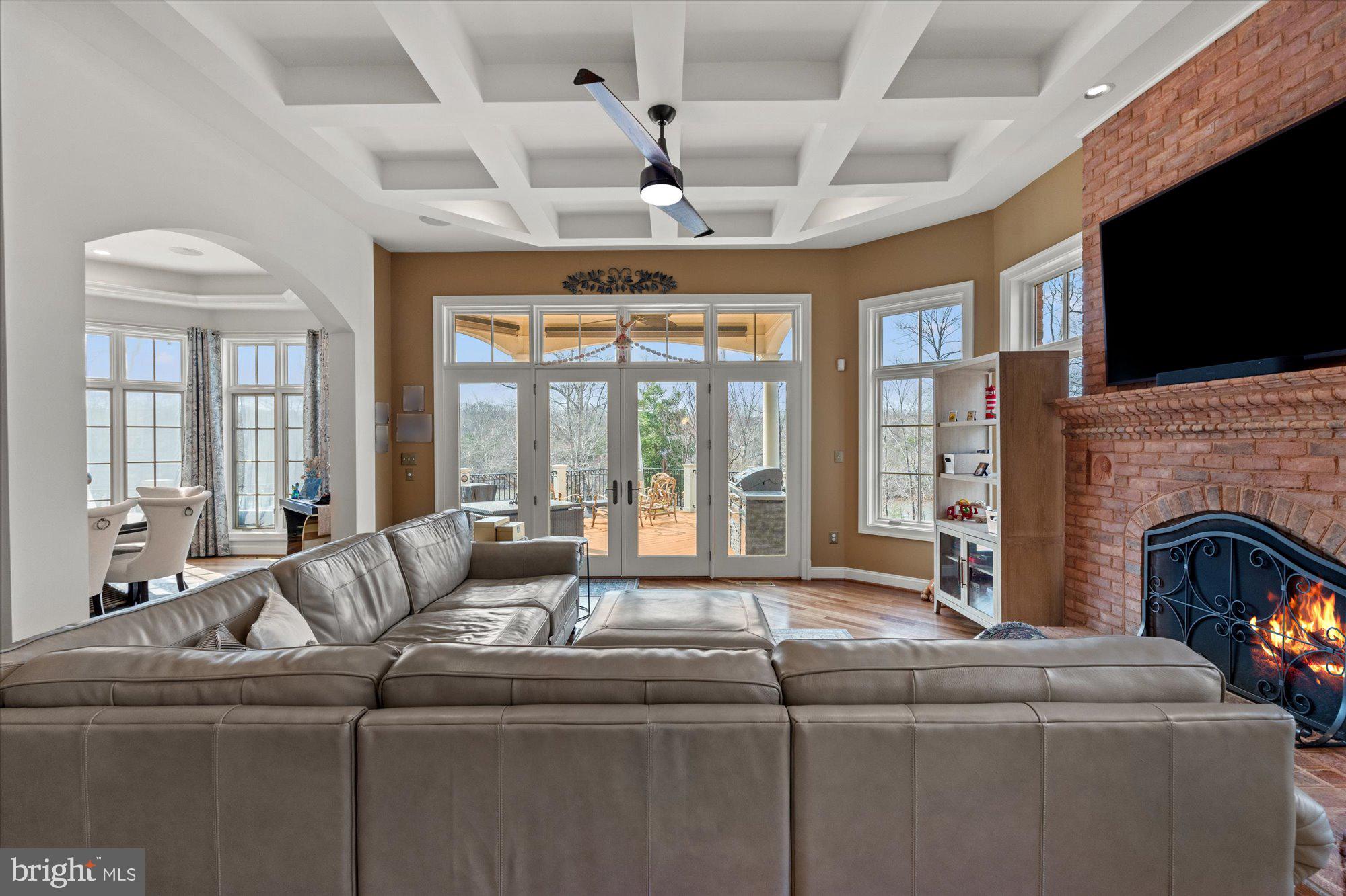 10036 LAKE OCCOQUAN DRIVE