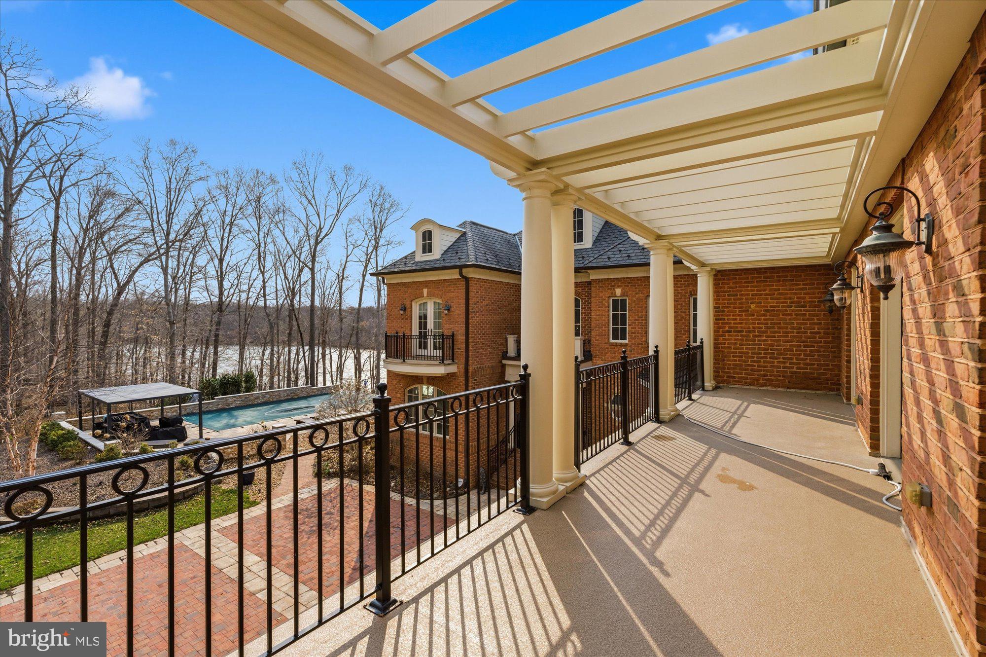 10036 LAKE OCCOQUAN DRIVE