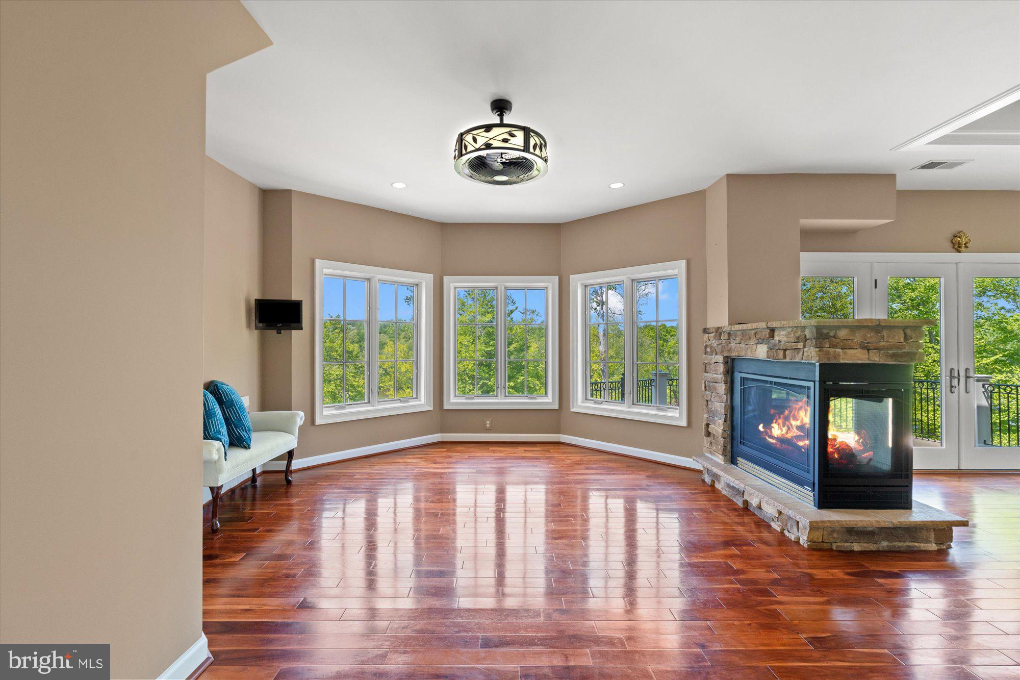 10036 LAKE OCCOQUAN DRIVE