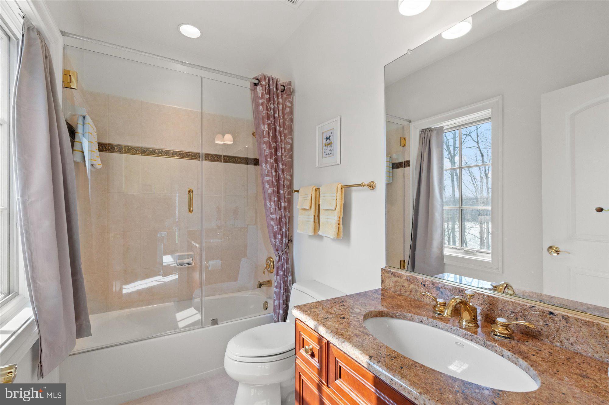 10036 LAKE OCCOQUAN DRIVE