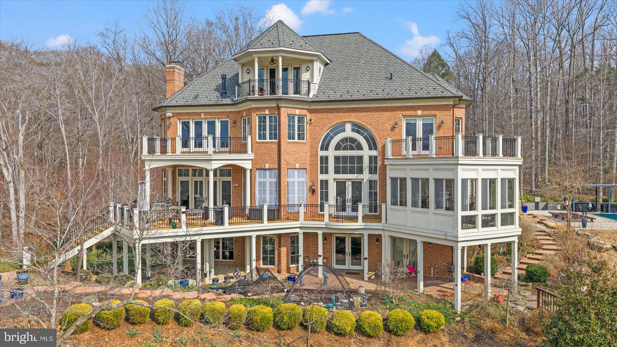 10036 LAKE OCCOQUAN DRIVE